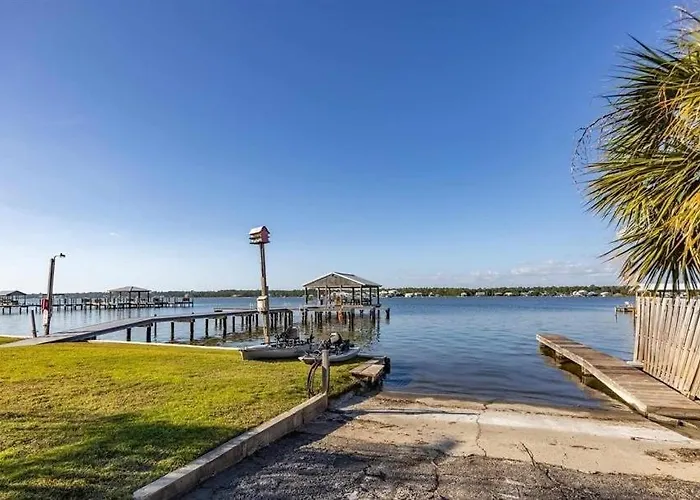 Holiday home Lagoon Run 106 By Albvr, Waterfront Relaxation Meets Beachfront Convenience