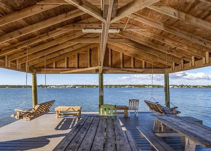 Holiday home Lagoon Run 106 By Albvr, Waterfront Relaxation Meets Beachfront Convenience