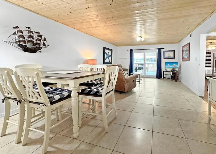 Lagoon Run 106 By Albvr, Waterfront Relaxation Meets Beachfront Convenience