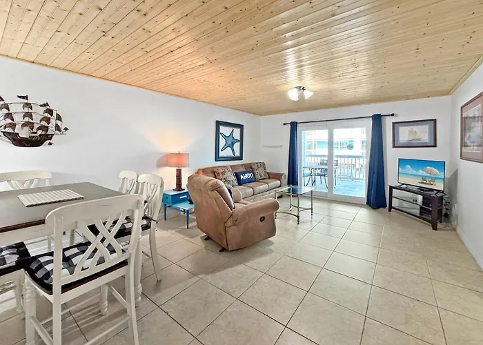 Lagoon Run 106 By Albvr, Waterfront Relaxation Meets Beachfront Convenience *