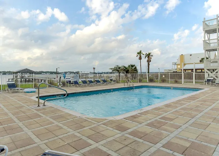 Lagoon Run 106 By Albvr, Waterfront Relaxation Meets Beachfront Convenience Gulf Shores