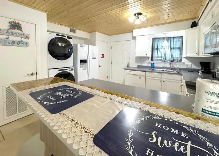 Lagoon Run 106 By Albvr, Waterfront Relaxation Meets Beachfront Convenience Holiday home