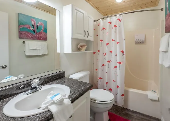 Holiday home Lagoon Run 106 By Albvr, Waterfront Relaxation Meets Beachfront Convenience