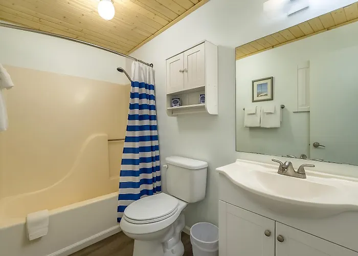 Lagoon Run 106 By Albvr, Waterfront Relaxation Meets Beachfront Convenience Holiday home Gulf Shores